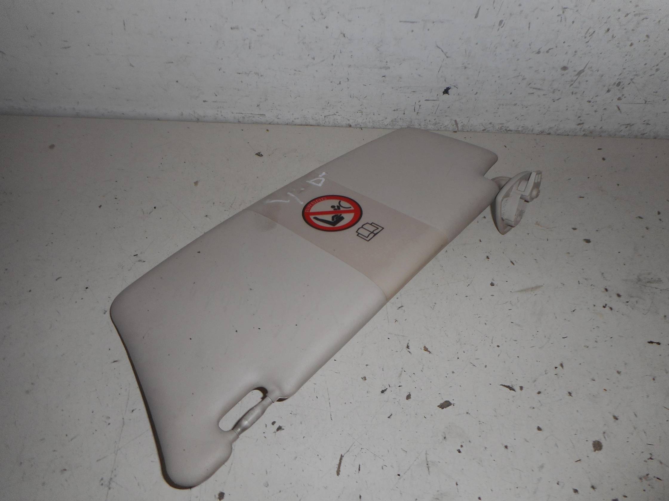 Aletta parasole parabrezza dx.